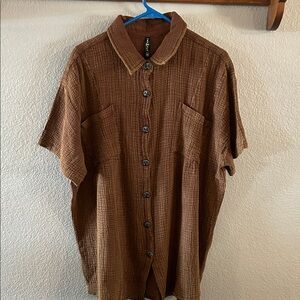 Brown Short-Sleeve Button-Up Men’s Shirt